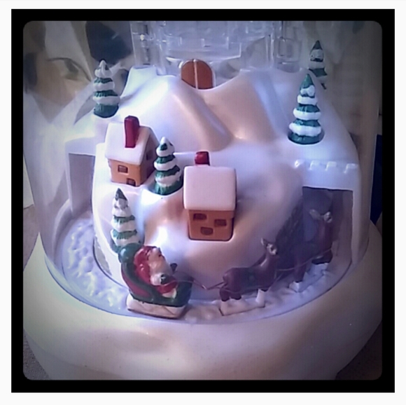 Vintage Avon Santa's Magical Castle Ornament - Picture 2 of 8